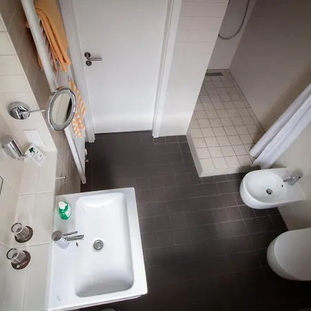 ゲストハウス Goldene Gans 3*